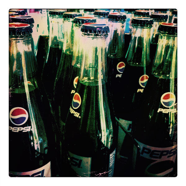 Curio & Co. looks at why soft drinks like Pepsi taste so great in glass bottles. Curio and co. www.curioandco.com